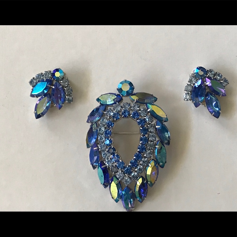 Vintage Sarah Coventry Brooch & Earring Set